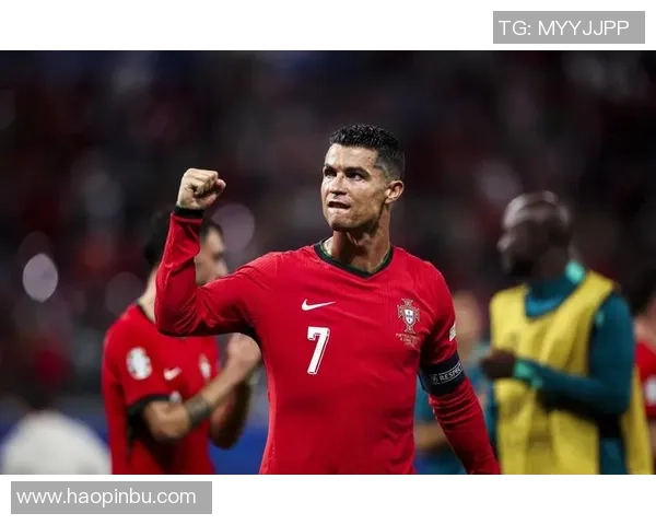 足球巨星变身老者街头打球 让你见识不一样的足球魅力与幽默瞬间